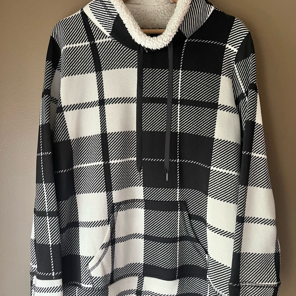 St. John's Bay Black and White Checkered  Sweater